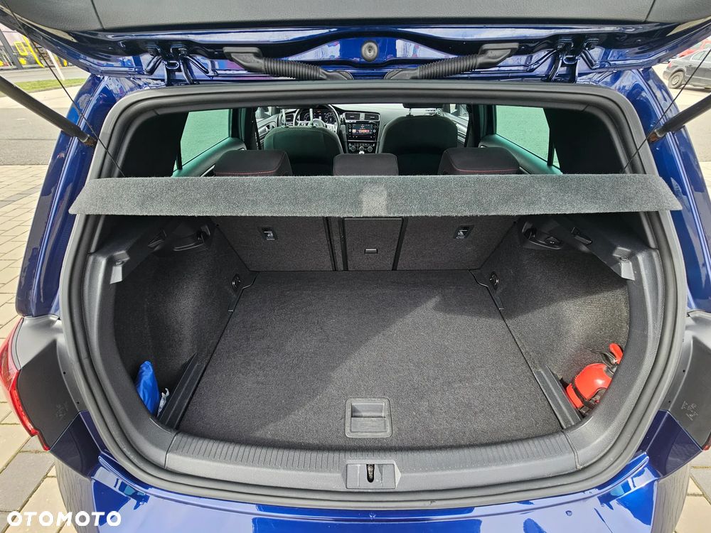 Volkswagen Golf - 13