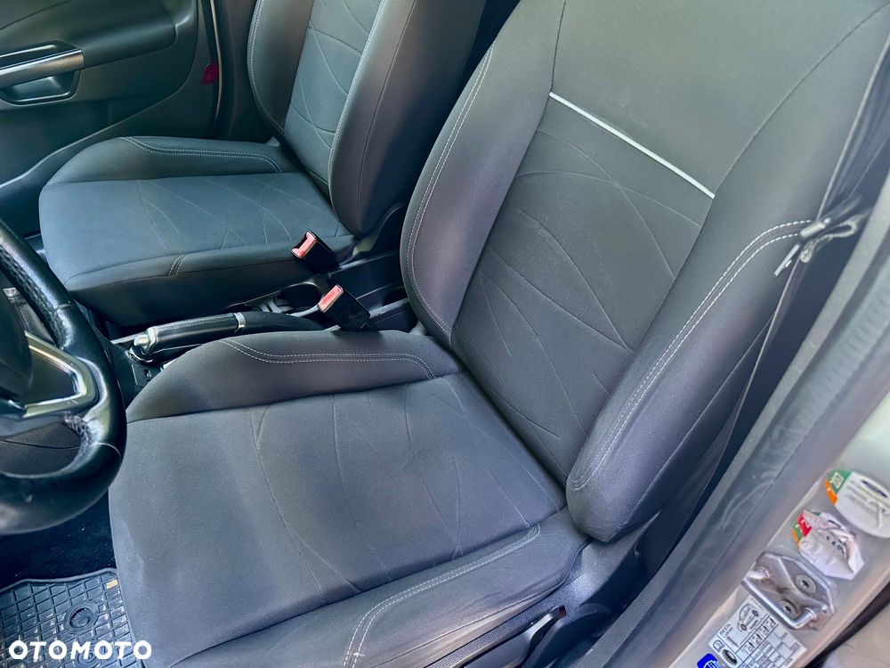 Ford Fiesta - 12