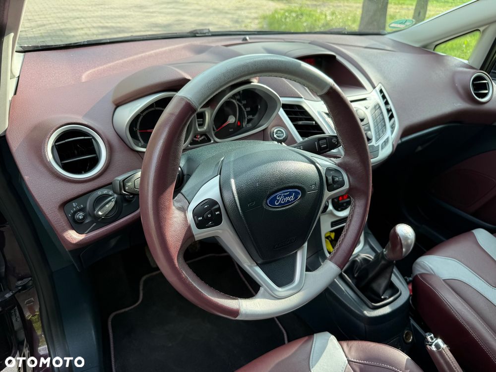 Ford Fiesta - 22