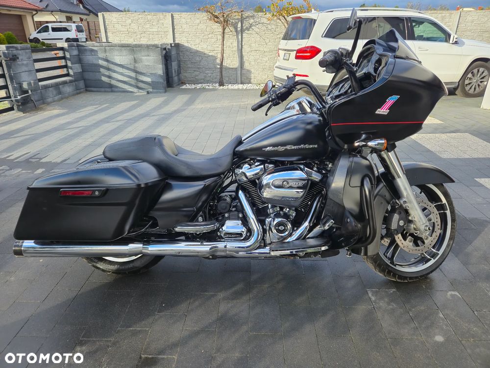 Harley-Davidson Touring Road Glide - 2