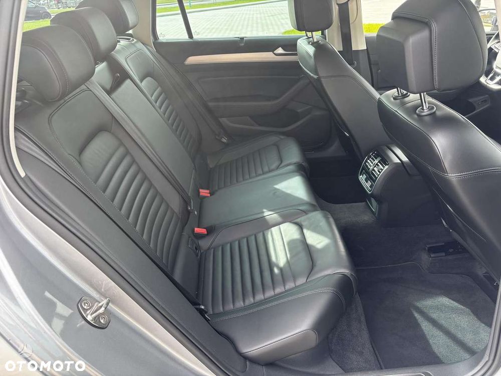 Volkswagen Passat 2.0 TDI Bi-Turbo BMT 4Mot Highline DSG - 17