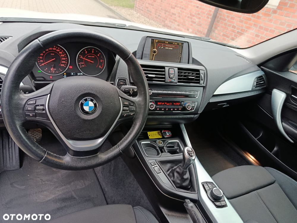 BMW Seria 2 220d Sport Line - 8