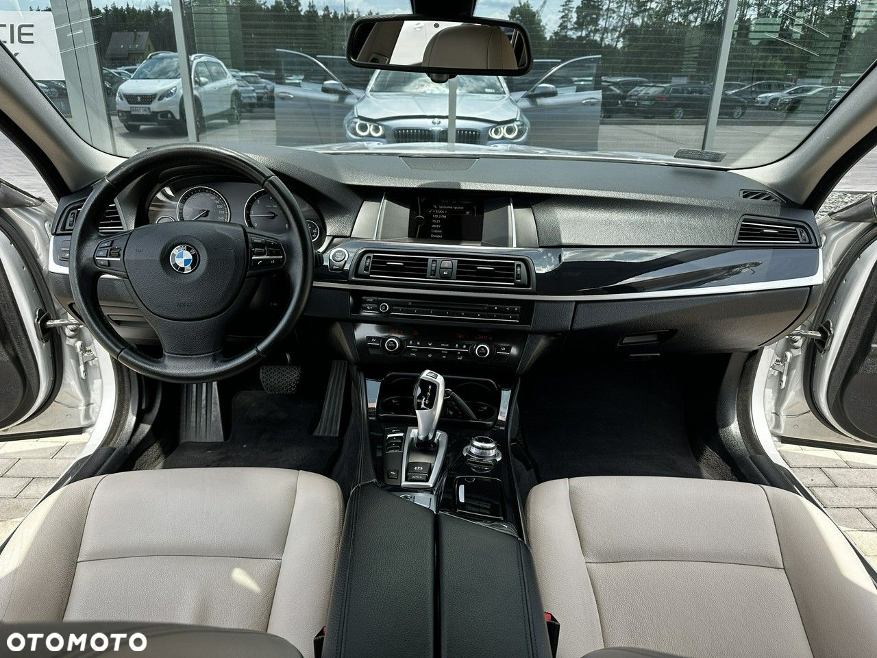 BMW Seria 5 525d Touring - 8