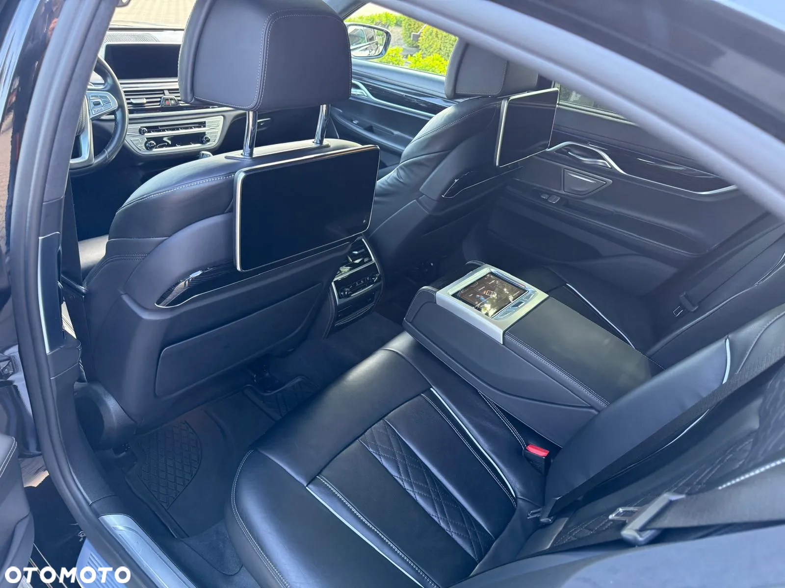 BMW Seria 7 740e iPerformance - 7