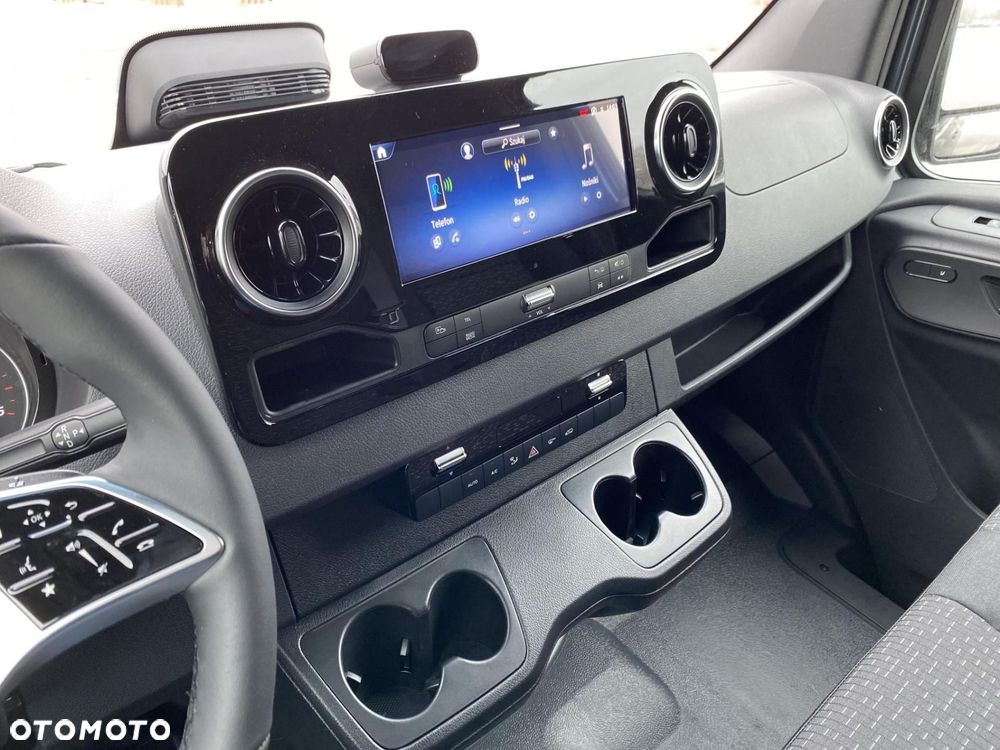 Mercedes-Benz Sprinter - 15