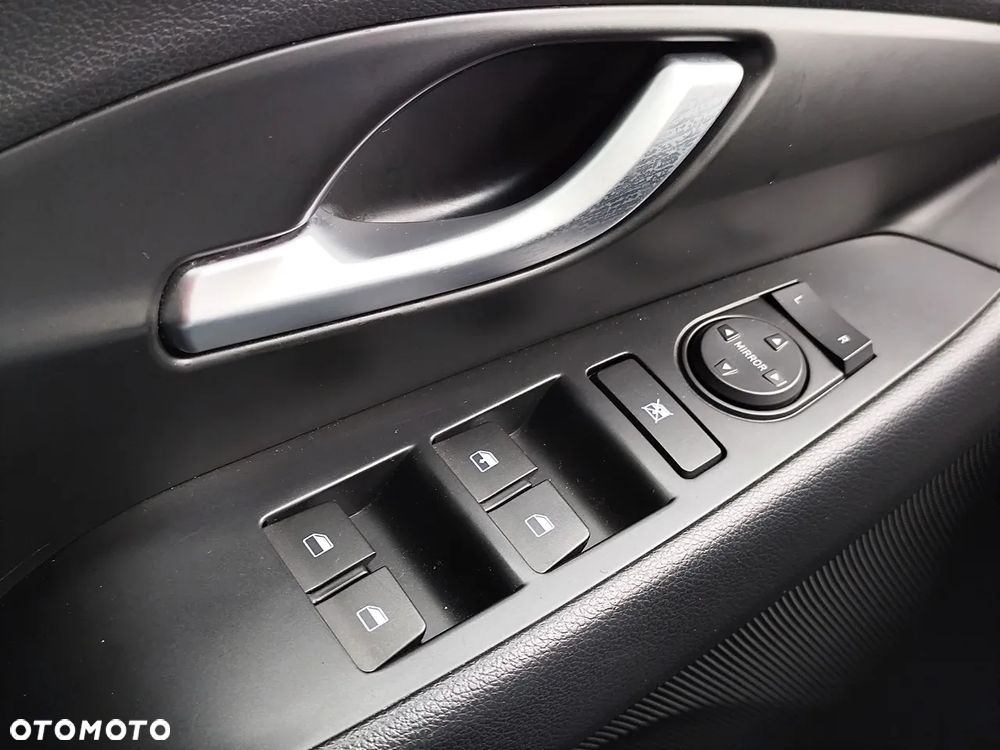 Hyundai i30 1.4 Classic + - 13