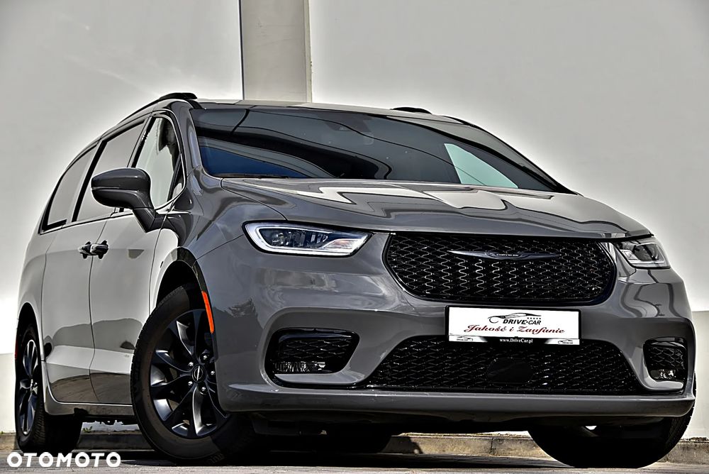 Chrysler Pacifica - 3