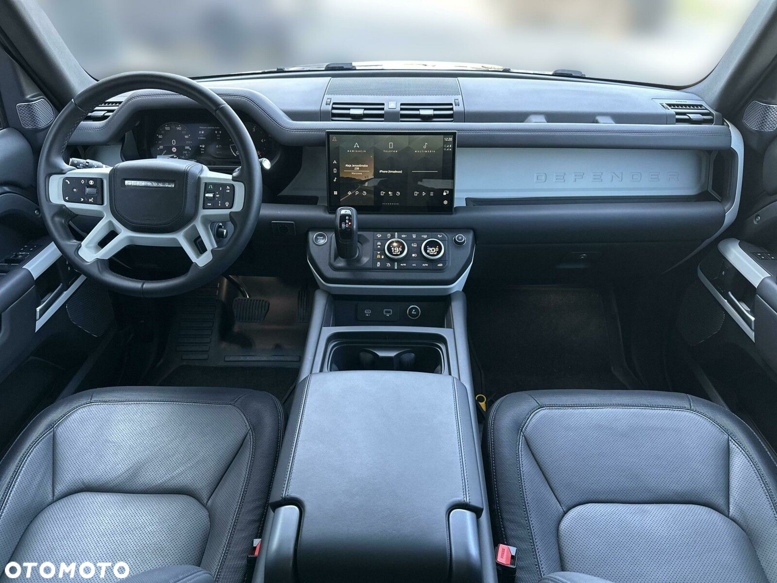 Land Rover Defender - 11