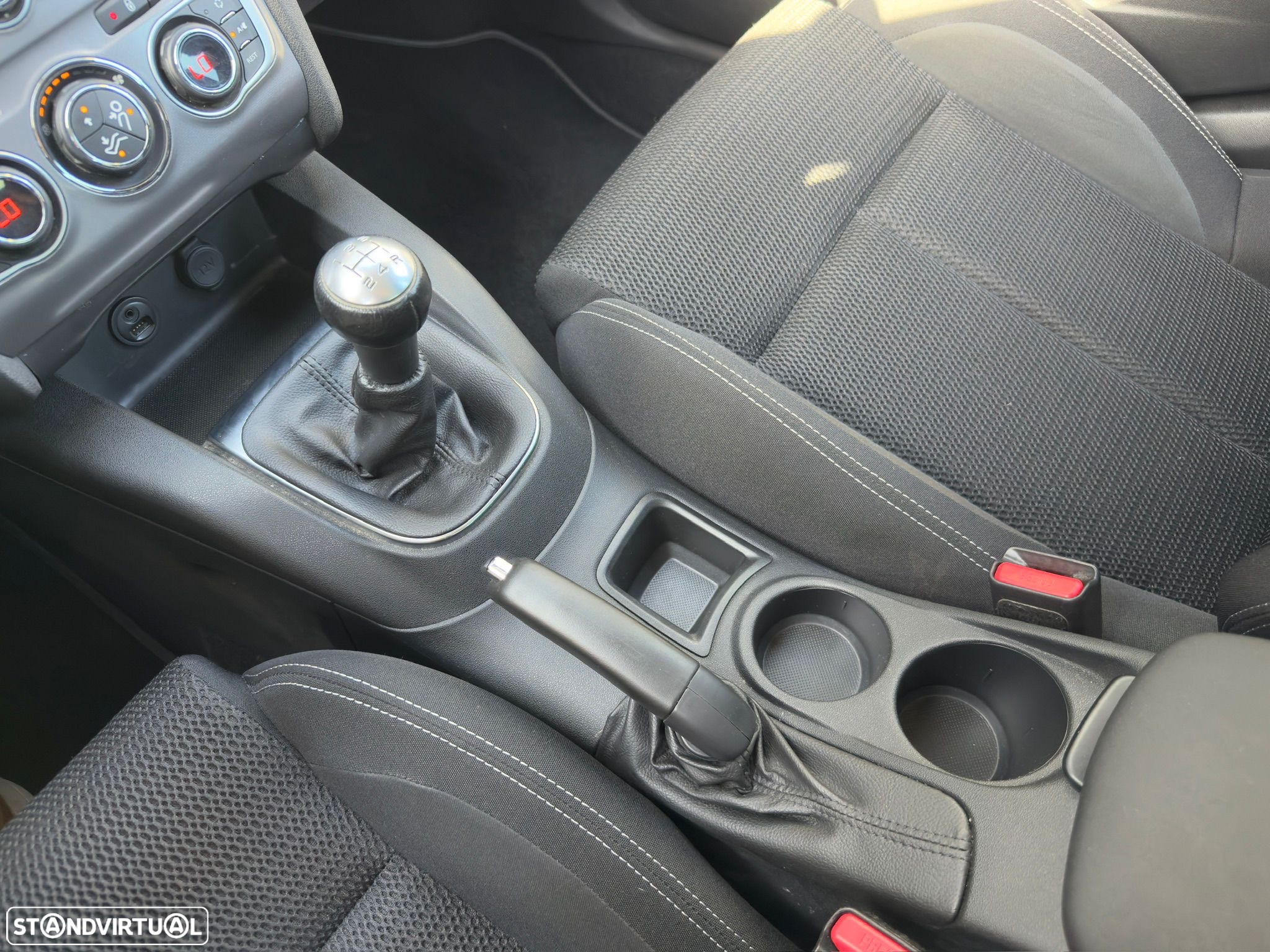 Citroën C4 1.6 BlueHDi Feel - 24