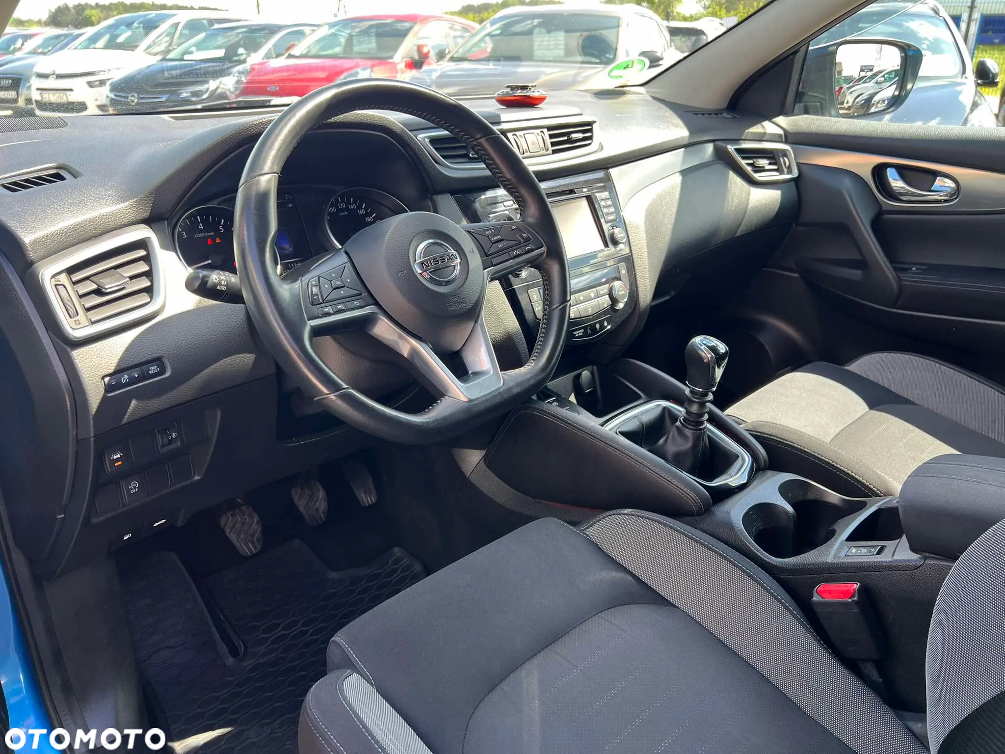 Nissan Qashqai 1.2 DIG-T N-Vision - 19