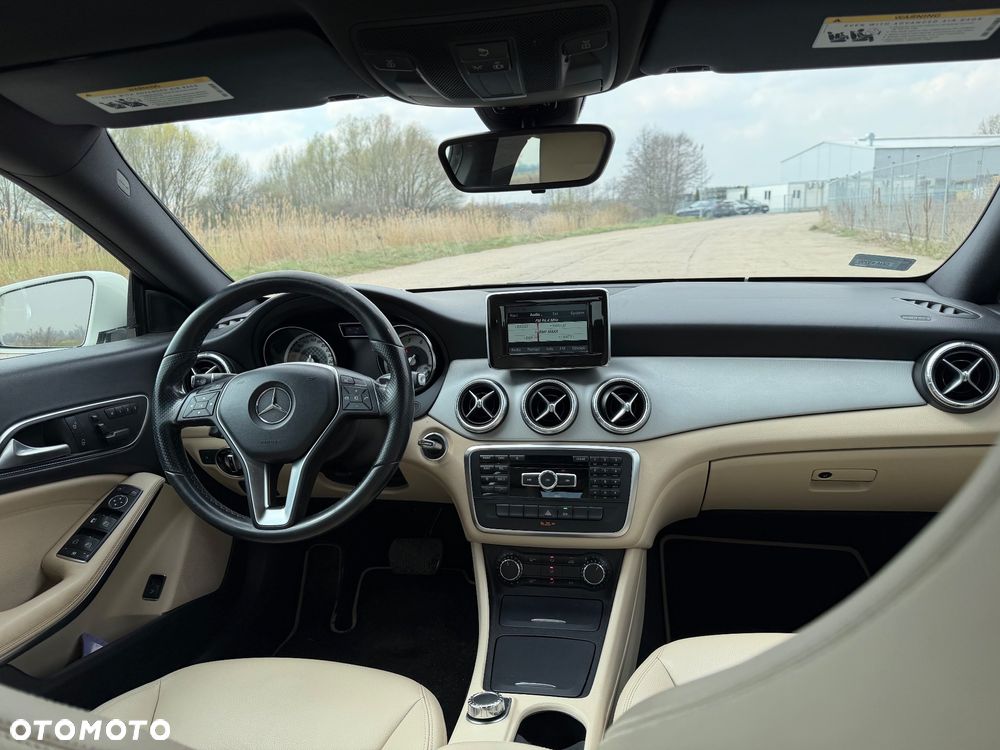 Mercedes-Benz CLA 250 4Matic 7G-DCT Sport - 11