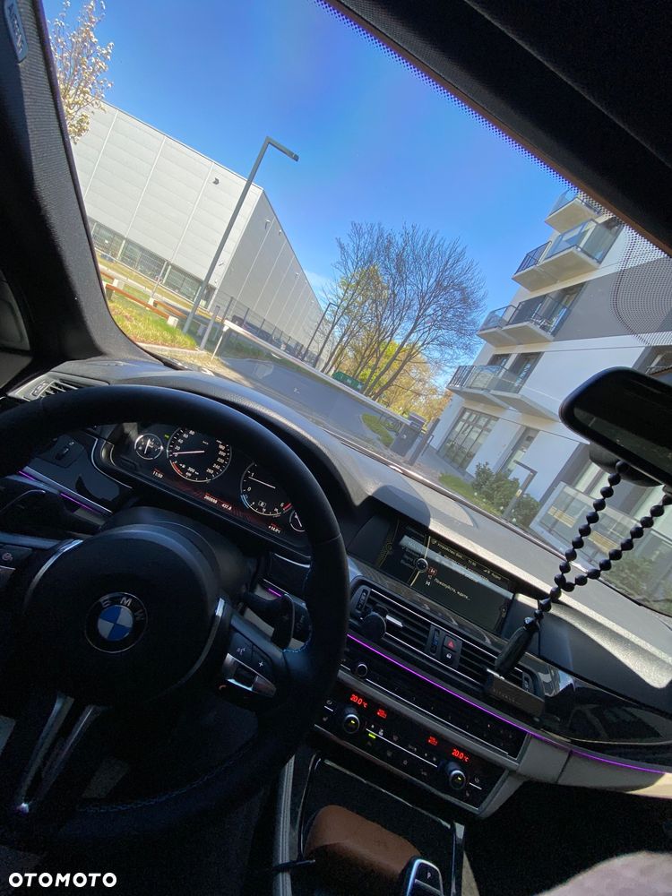 BMW Seria 5 525d xDrive - 26
