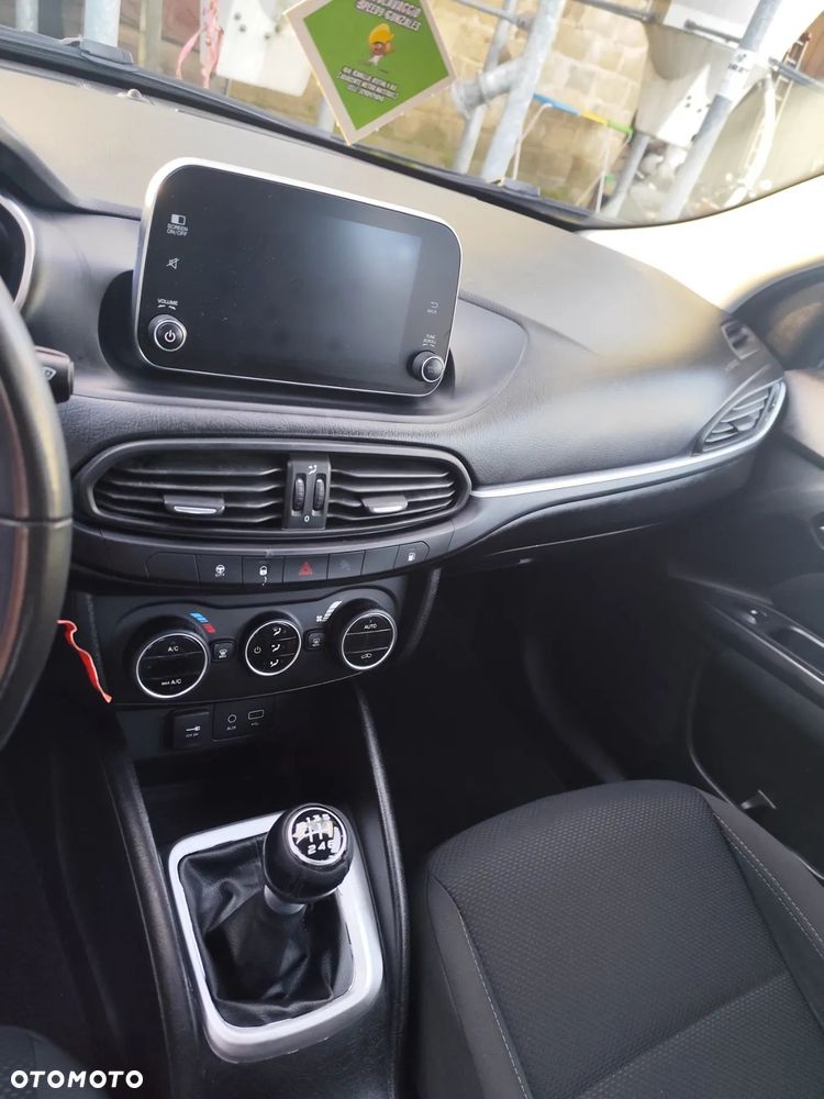 Fiat Tipo 1.4 T-Jet 16v S-Design - 10