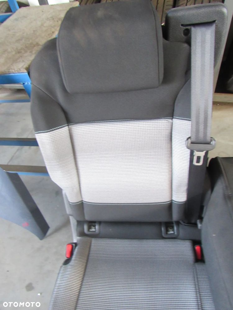 citroen space tourer 3 rzad fotel przsówny - 5