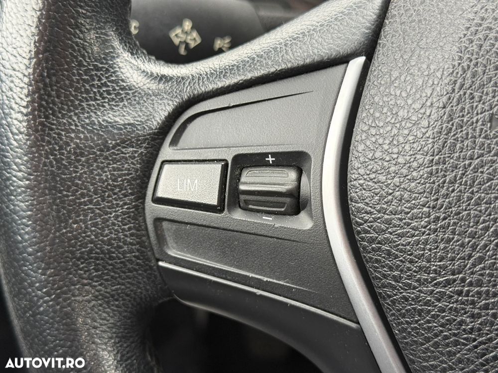BMW Seria 3 318d xDrive - 24