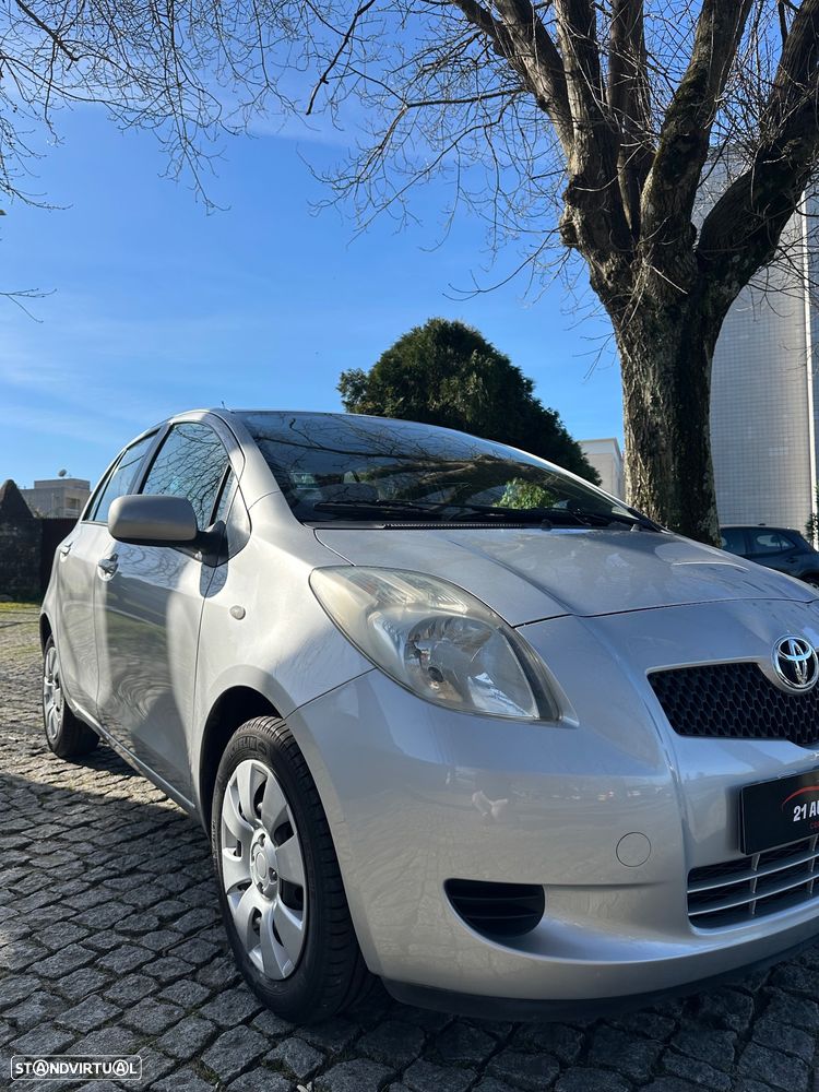 Toyota Yaris 1.0 VVT-i AC - 4
