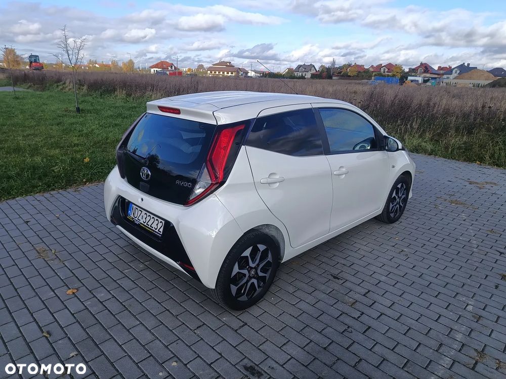 Toyota Aygo x-play connect - 4