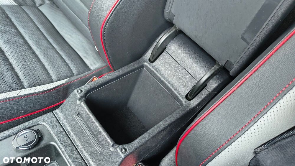 Volkswagen Golf - 38