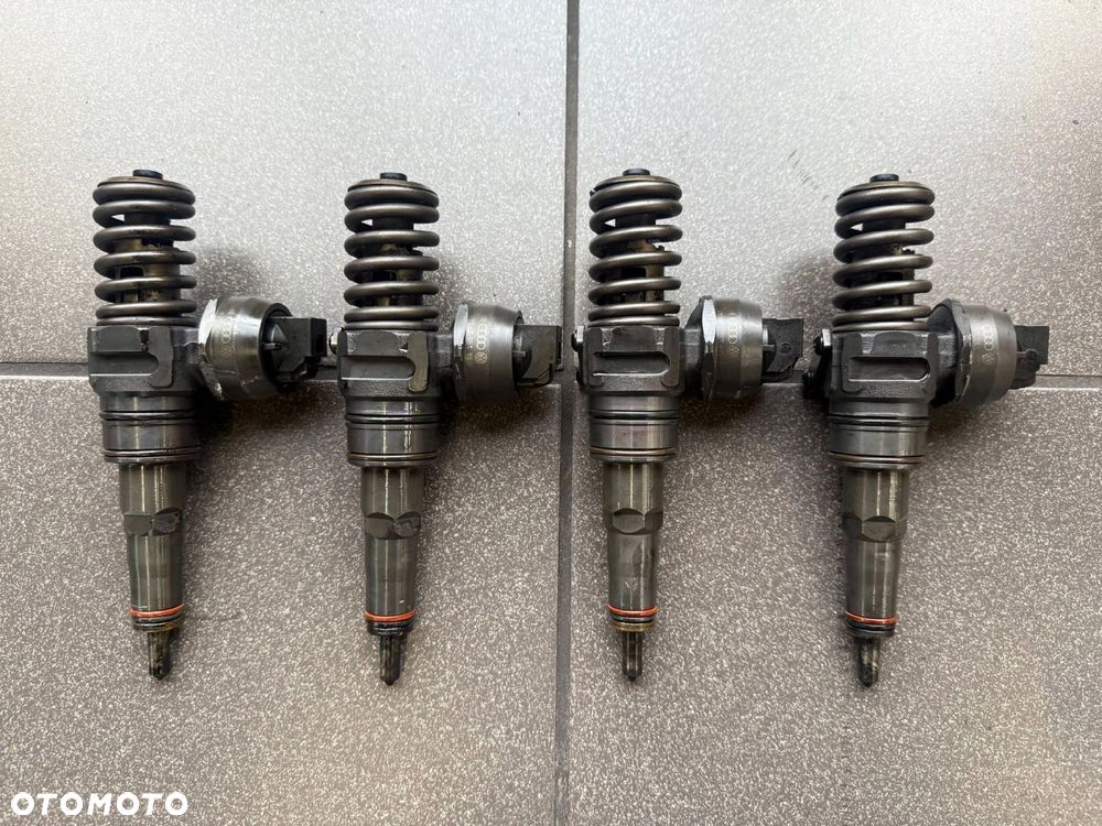 WTRYSKIWACZ 2.0 TDI VW SKODA SEAT 038130073AP - 1