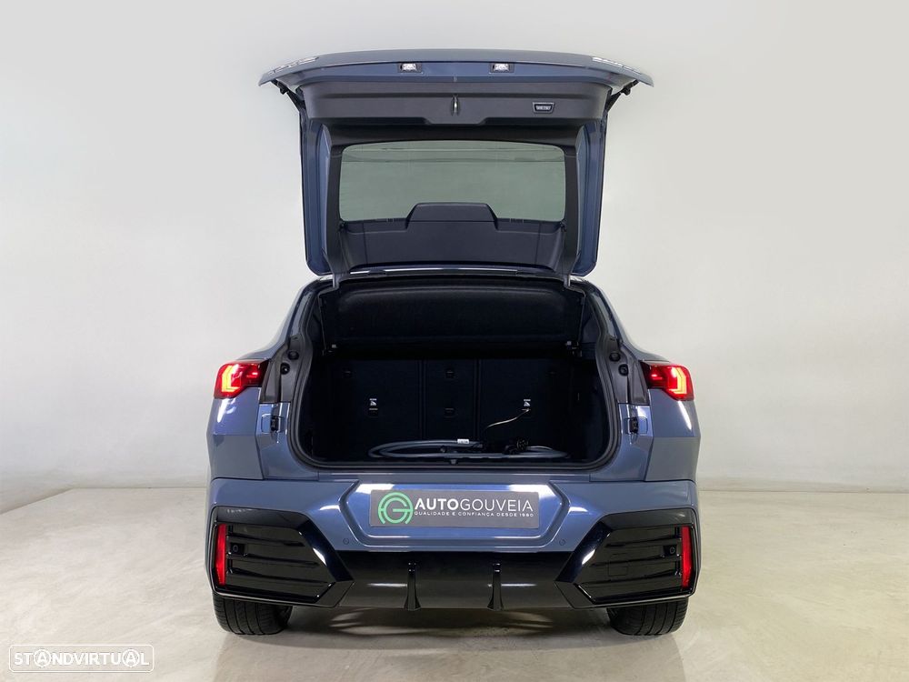 BMW iX2 eDrive20 Pack Desportivo M - 7