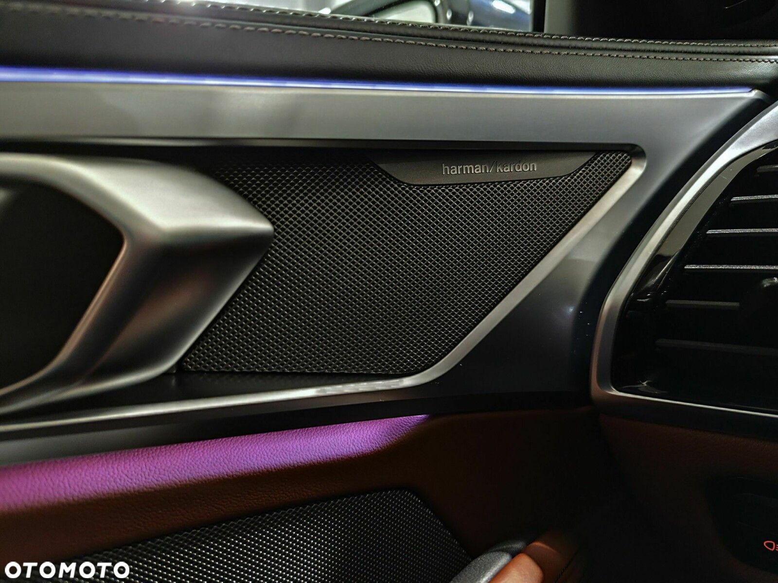 BMW Seria 8 - 17