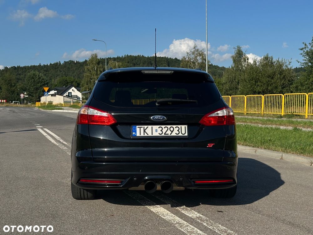 Ford Focus 2.0 EcoBoost ST mit Leder-Sport-Paket - 13