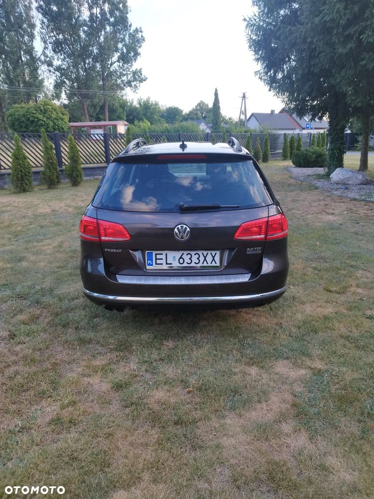 Volkswagen Passat - 16