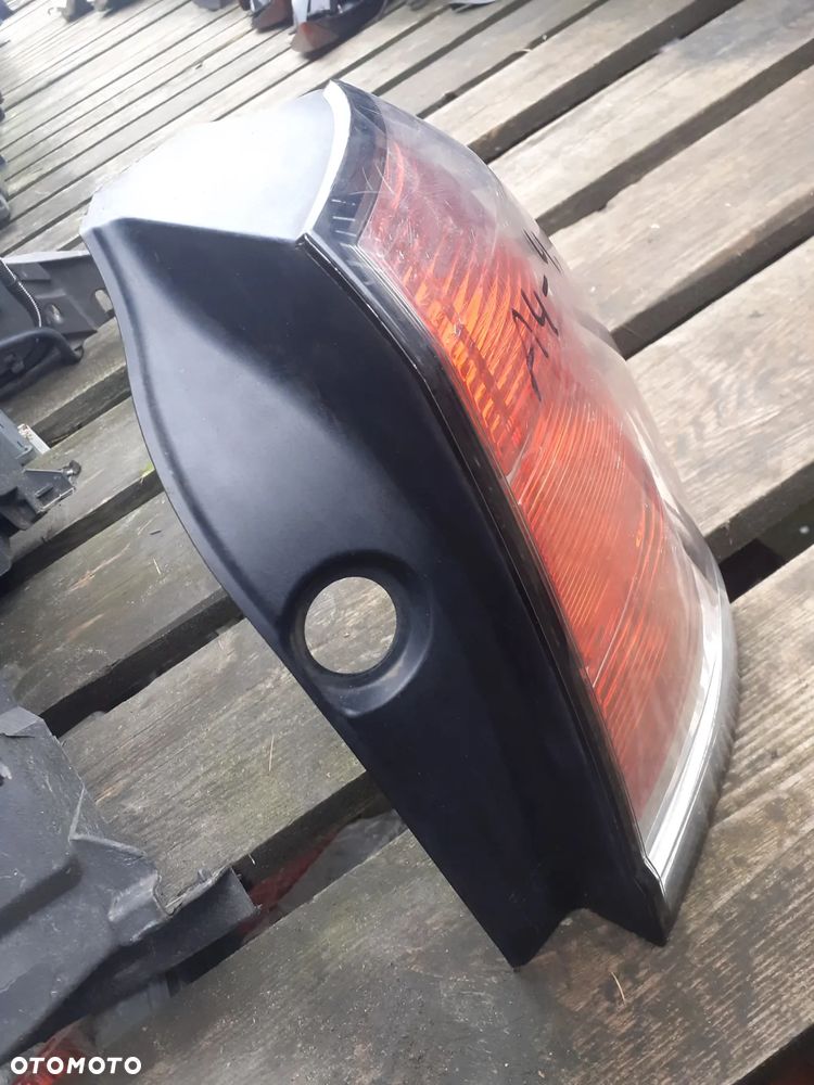 .  TYL TYLNA LAMPA PRAWA OPEL ZAFIRA B - 2
