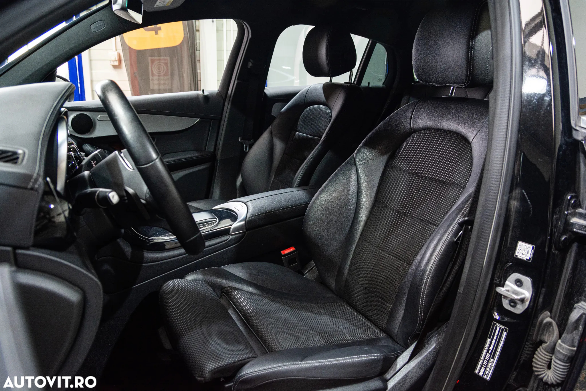 Mercedes-Benz GLC Coupe 300 de 4Matic 9G-TRONIC - 5