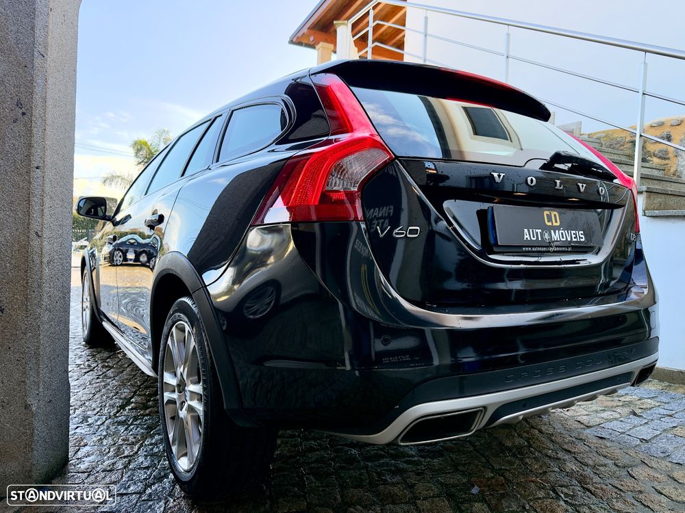 Volvo V60 Cross Country 2.0 D3 Momentum - 22