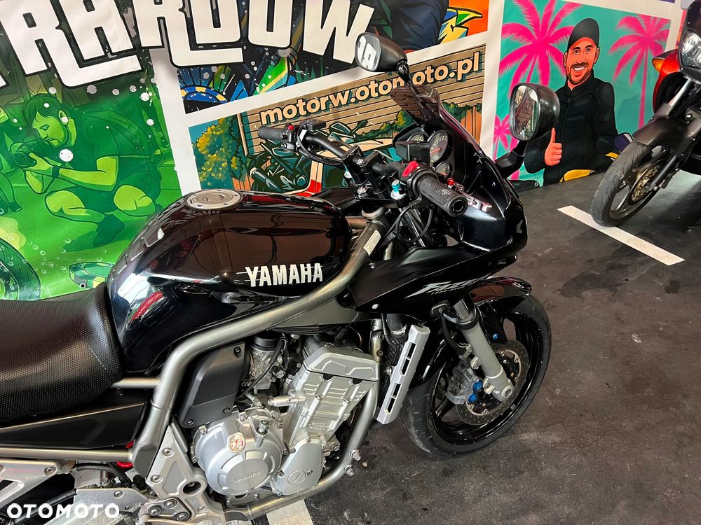 Yamaha FZS - 8