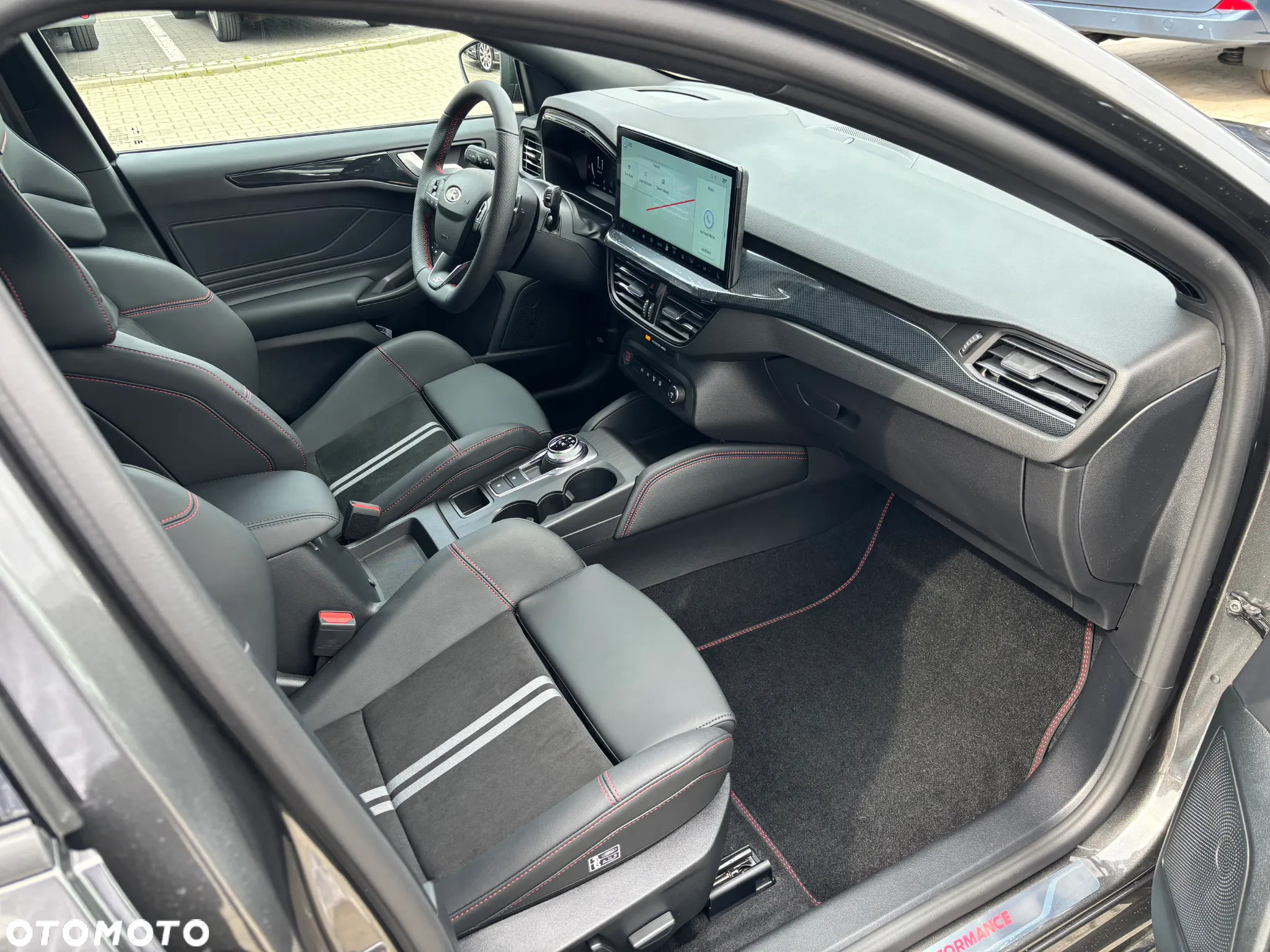 Ford Focus 2.3 EcoBoost ST X - 26