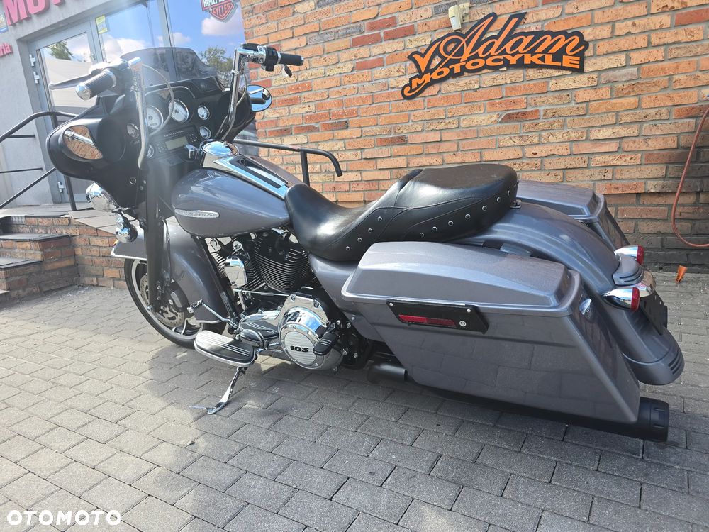 Harley-Davidson Touring Street Glide - 14