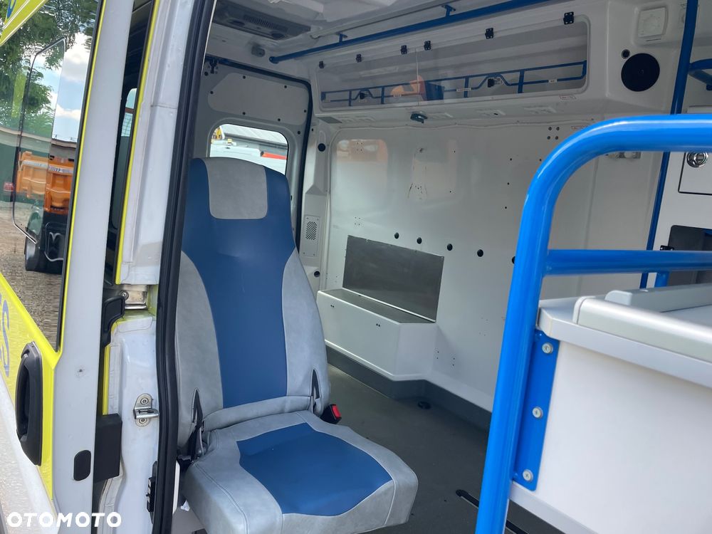 Fiat Ducato Ambulans Karetka Camper Maxxi FULLL XXXXL - 31