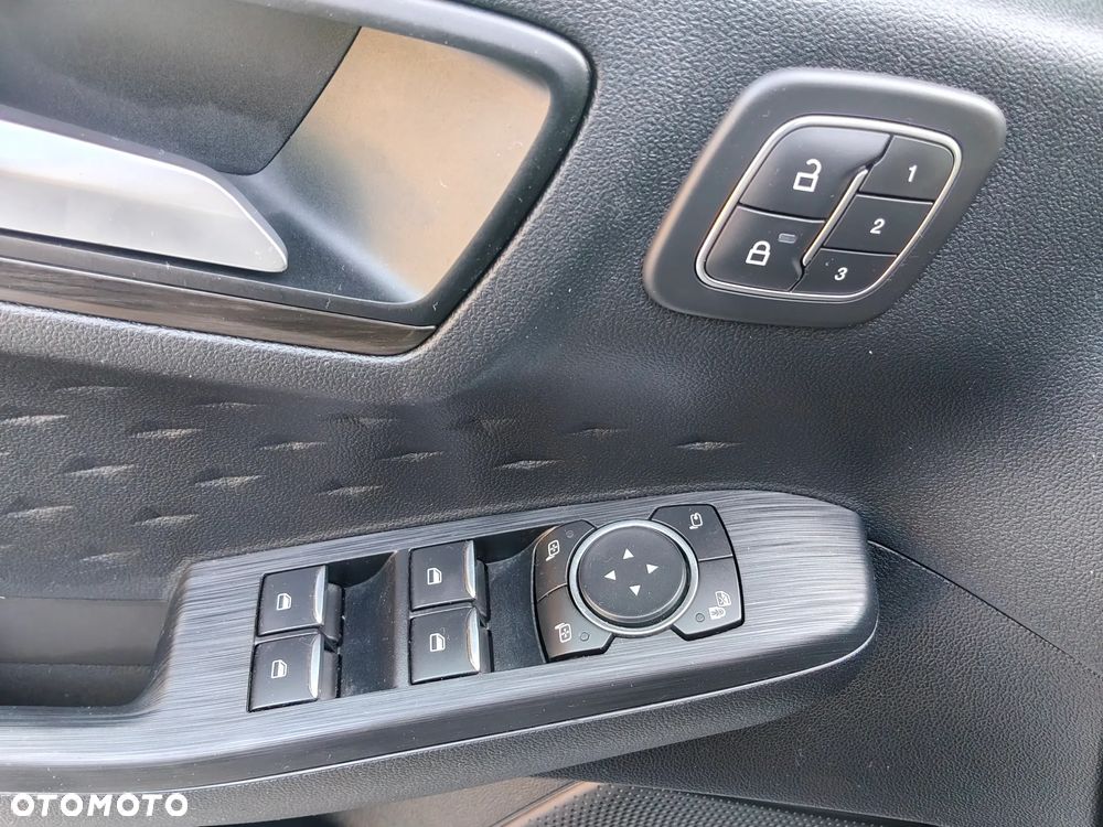 Ford Kuga - 27