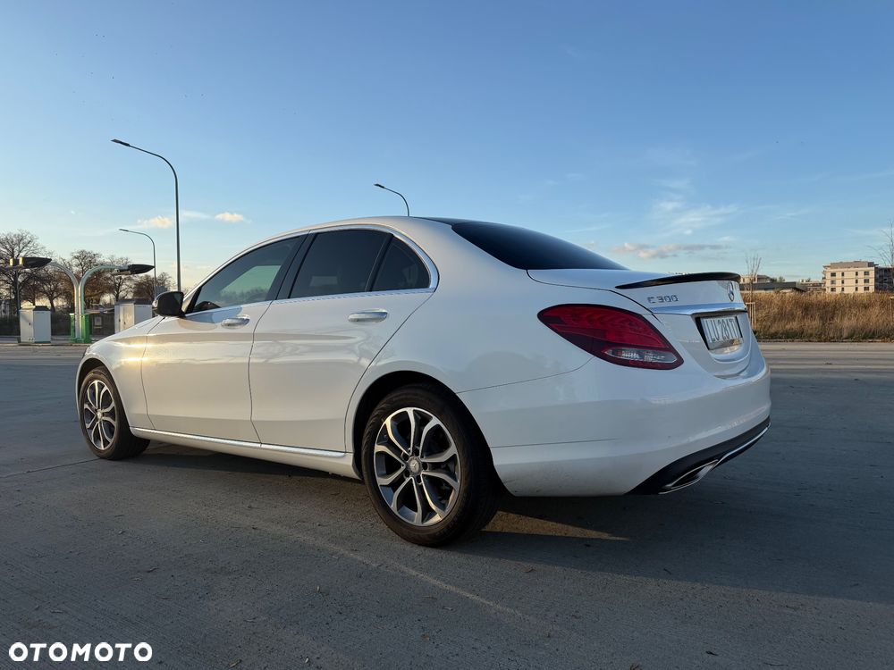 Mercedes-Benz Klasa C 300 7G-TRONIC - 12
