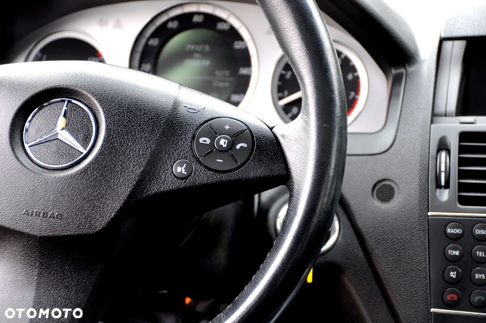 Mercedes-Benz Klasa C 300 7G-TRONIC SPORT EDITION - 39