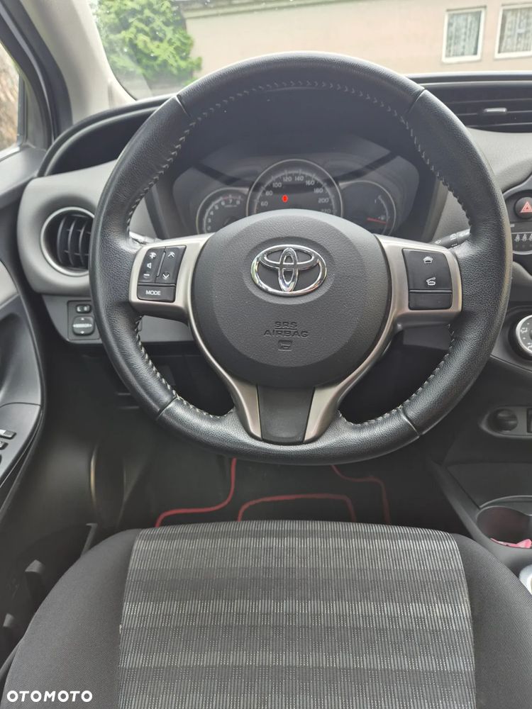 Toyota Yaris 1.33 Premium - 9