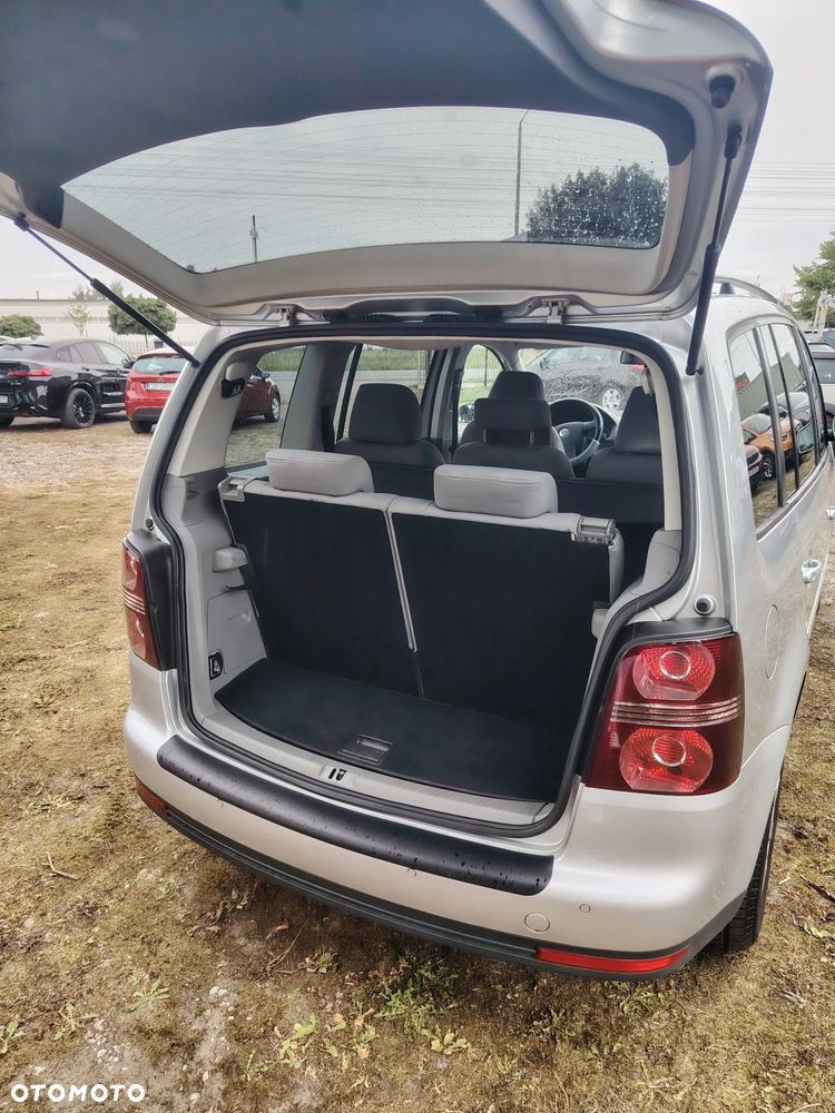 Volkswagen Touran 1.6 Welcome - 8