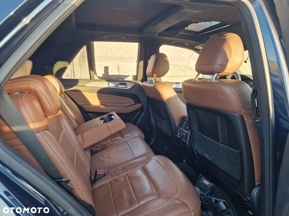 Mercedes-Benz GLE 350 d 4Matic 9G-TRONIC AMG Line - 13