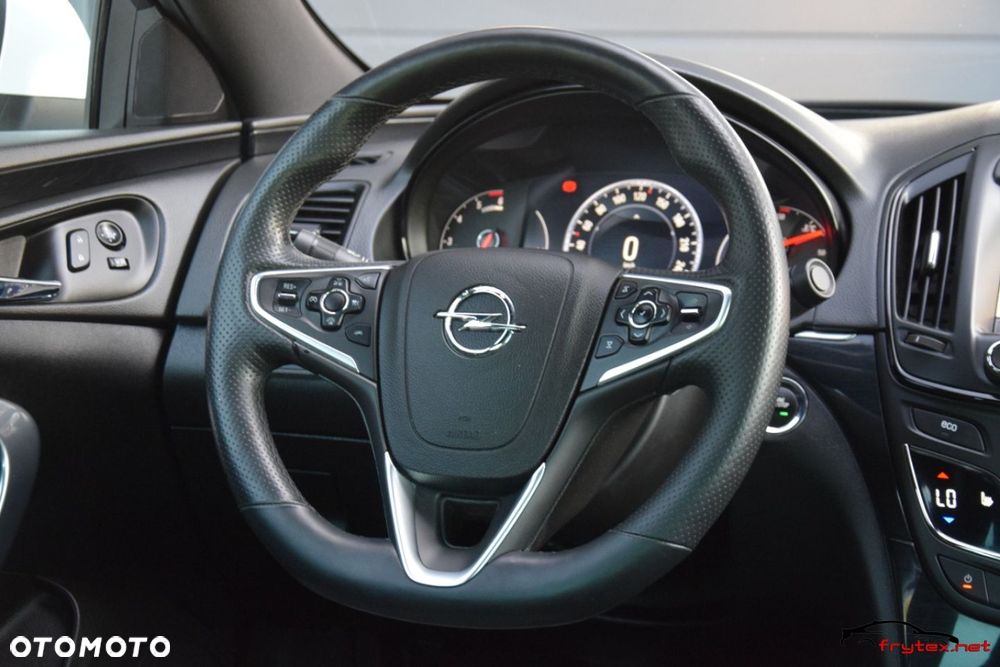Opel Insignia - 25