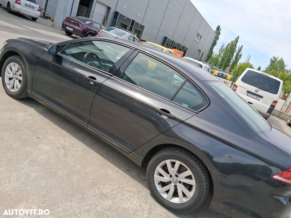 Volkswagen Passat 1.6 TDI Comfortline - 4