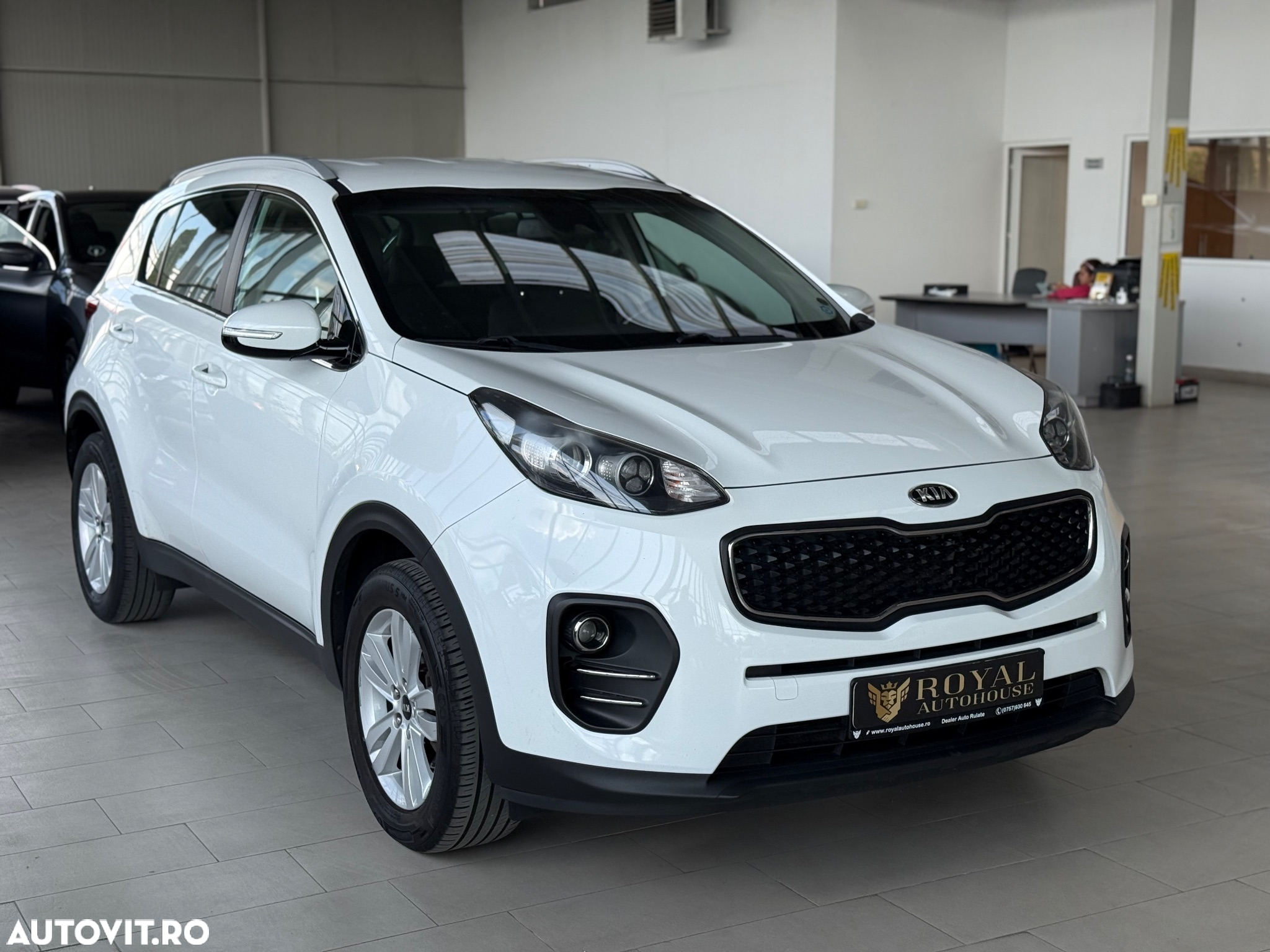 Kia Sportage 1.7 CRDI 2WD Spirit - 2