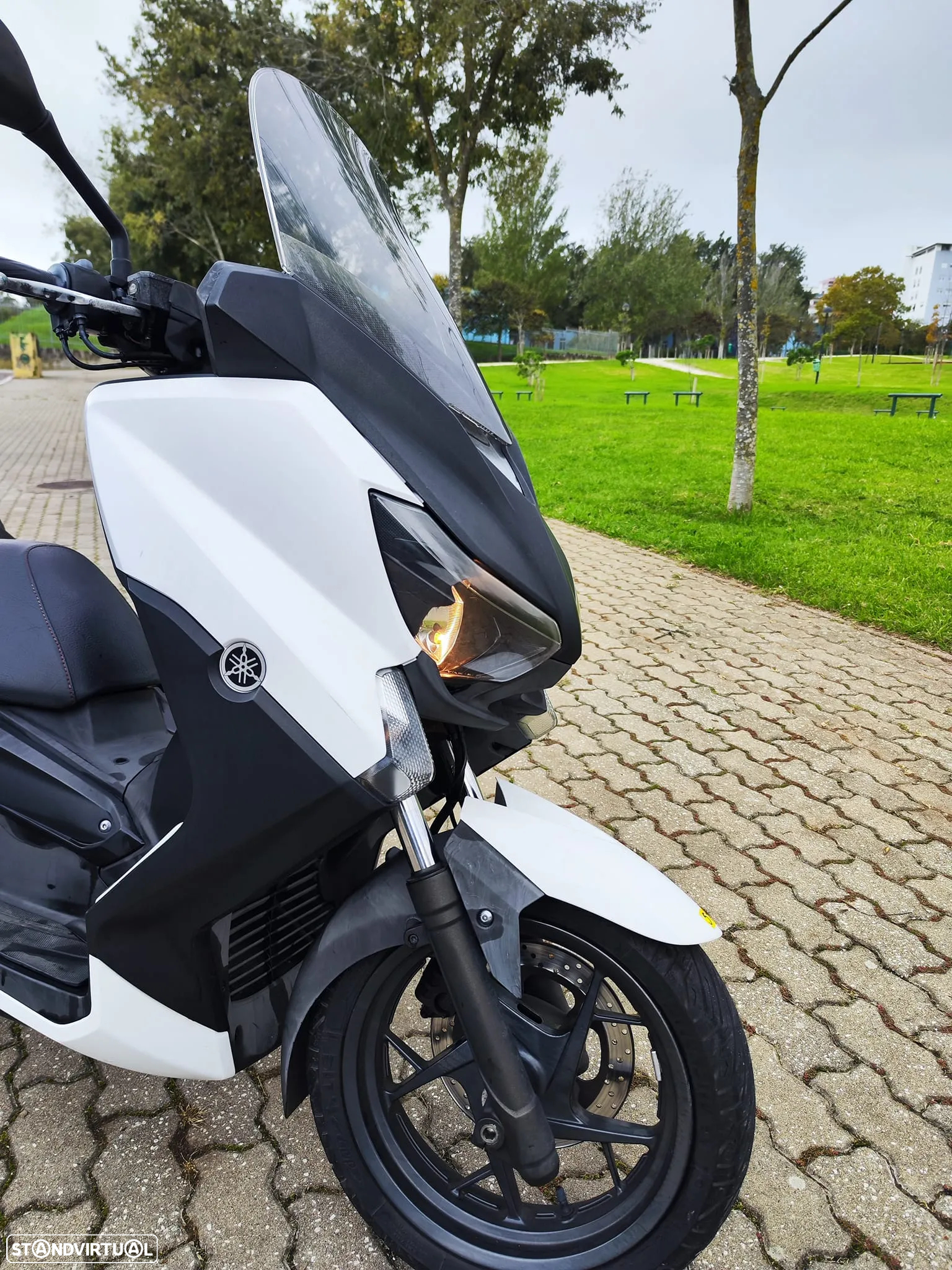 Yamaha X-Max 250 - 11