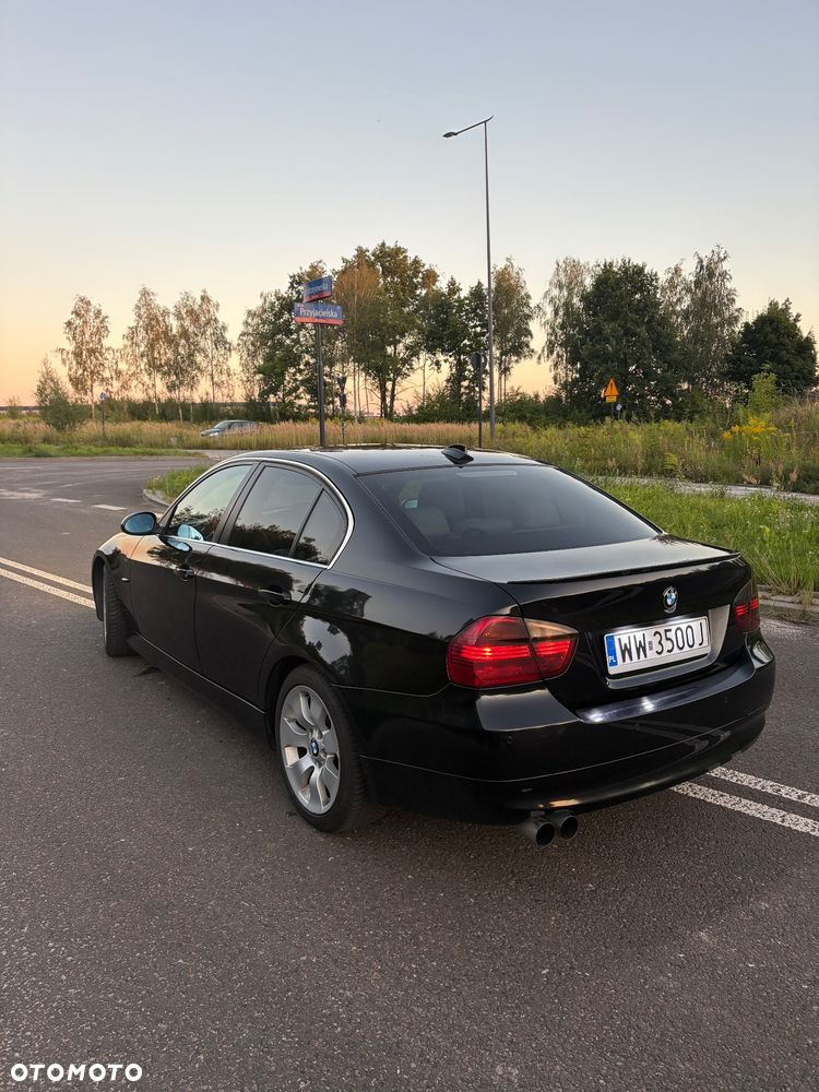BMW Seria 3 330i - 5