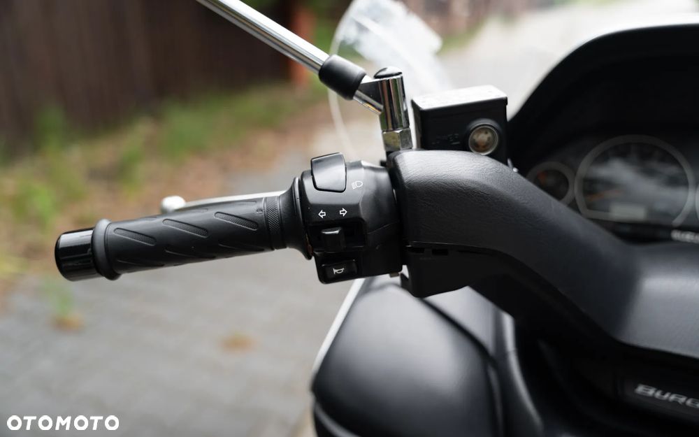 Suzuki Burgman - 18