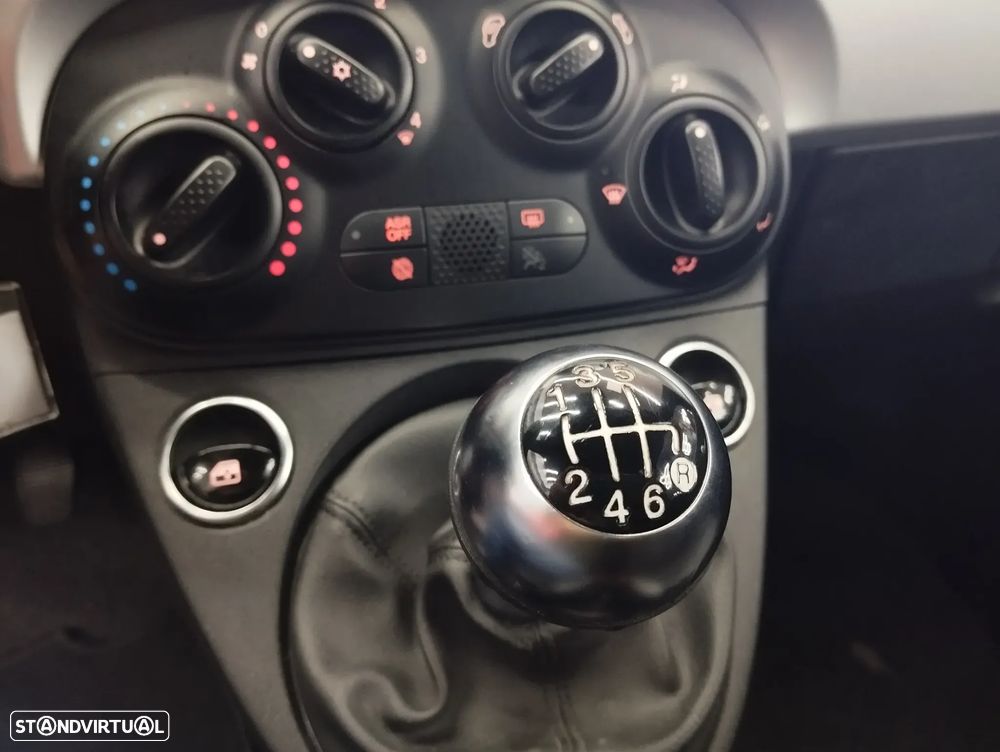 Fiat 500C 1.0 Hybrid Connect - 32