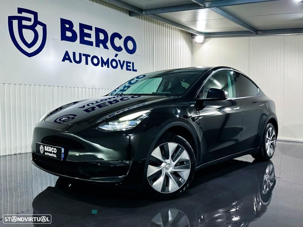 Tesla Model Y Long Range Dual Motor AWD - 2