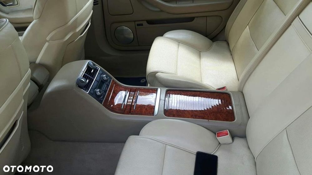 Audi A8 6.0 W12 L Quattro - 10