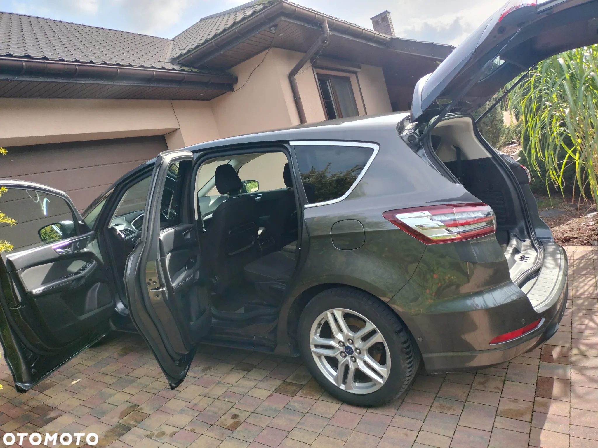 Ford S-Max 2.0 EcoBoost Titanium - 26